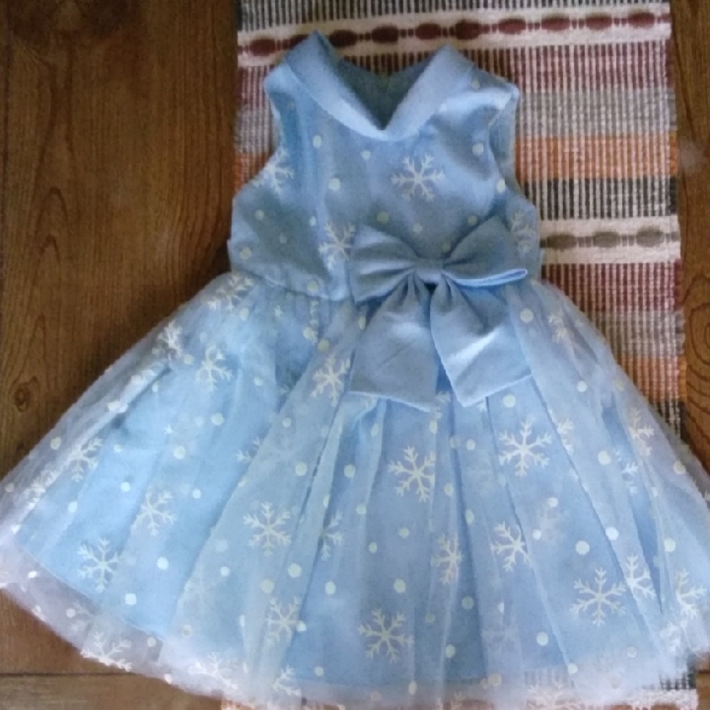 Stunning Girls Light Blue Snowflake Bow Party Dress